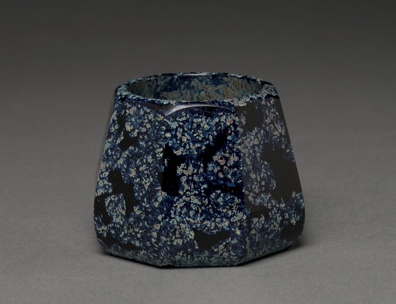 Vase, ca. 1906 af Carl Goldberg