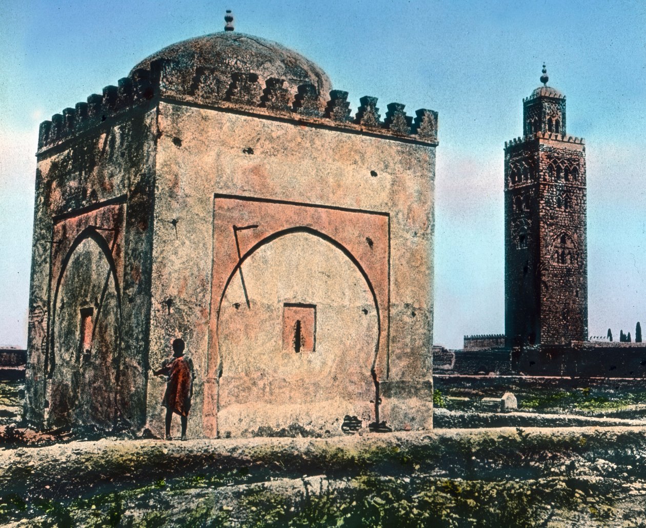 Marokko, Hellig grav nær en moské, billeddato: ca. 1910. Carl Simon Arkiv af Carl Simon