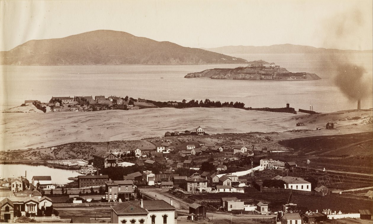 (Alcatraz og Black Pt. Fra Russian Hill, S.F.) af Carleton E. Watkins
