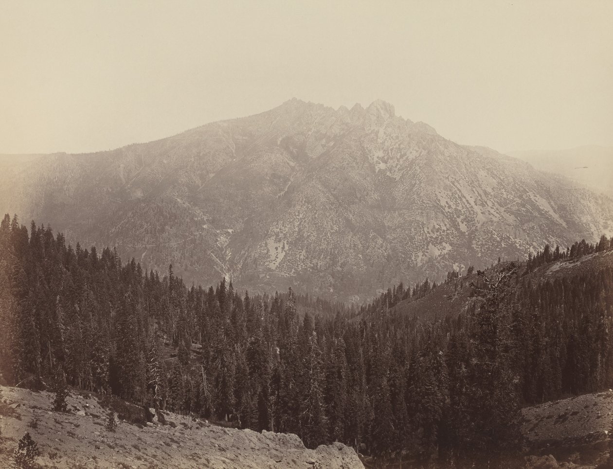 Downeville Butte af Carleton E. Watkins