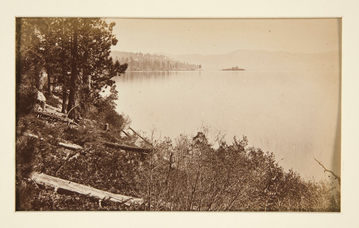 Fire jernbanescener og fire udsigter over Lake Tahoe: Lake Tahoe fra Artist Rocks af Carleton E. Watkins