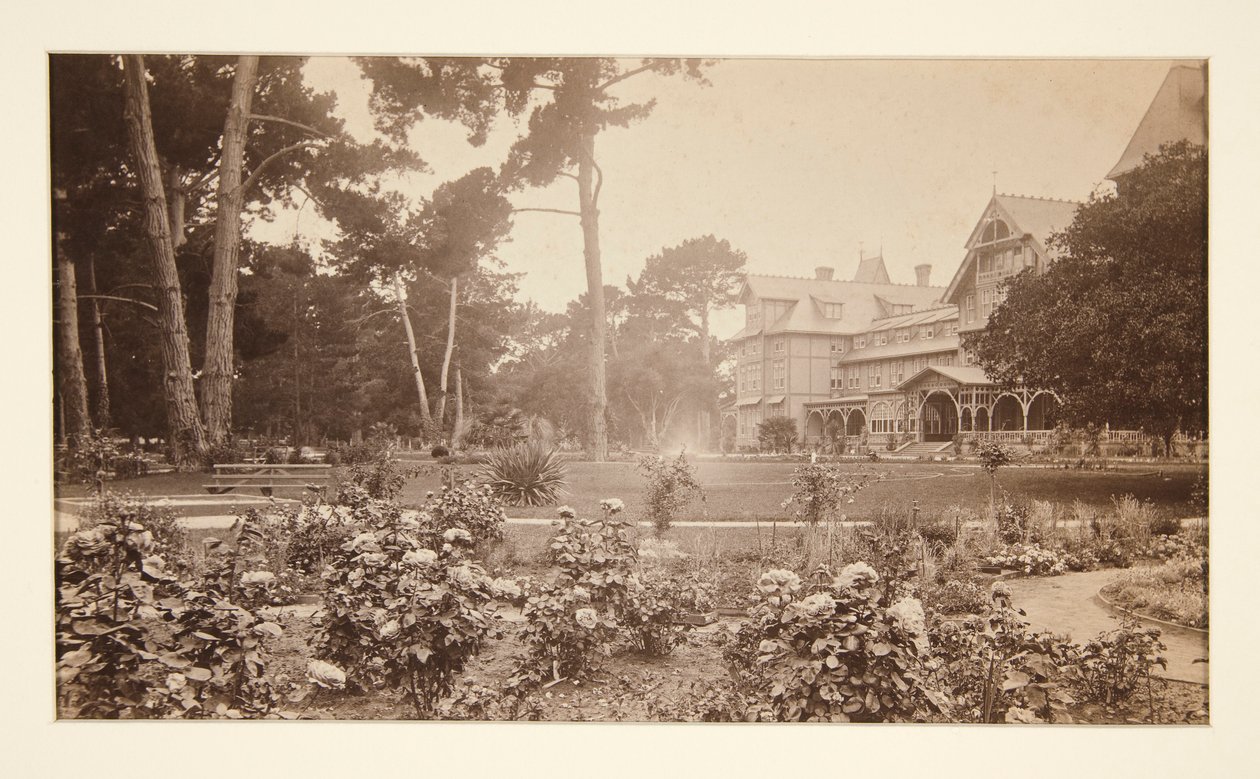Hotel del Monte, Monterey, Rose Garden af Carleton E. Watkins