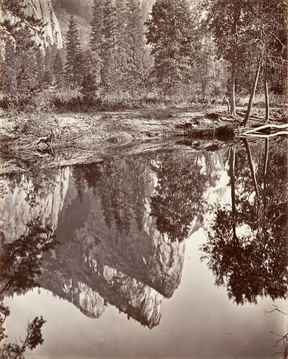 Spejlbillede af de tre brødre, Yosemite, ca. 1872, trykt ca. 1876. af Carleton E. Watkins.