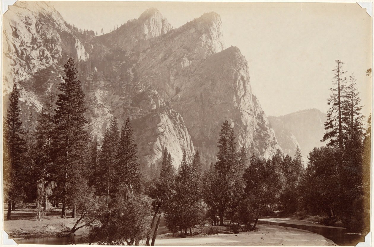 De tre brødre, 4.480 fod, Yosemite Valley af Carleton E. Watkins