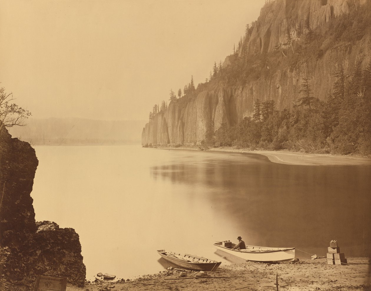 Kap Horn, Columbia River, 1867. af Carleton Emmons Watkins