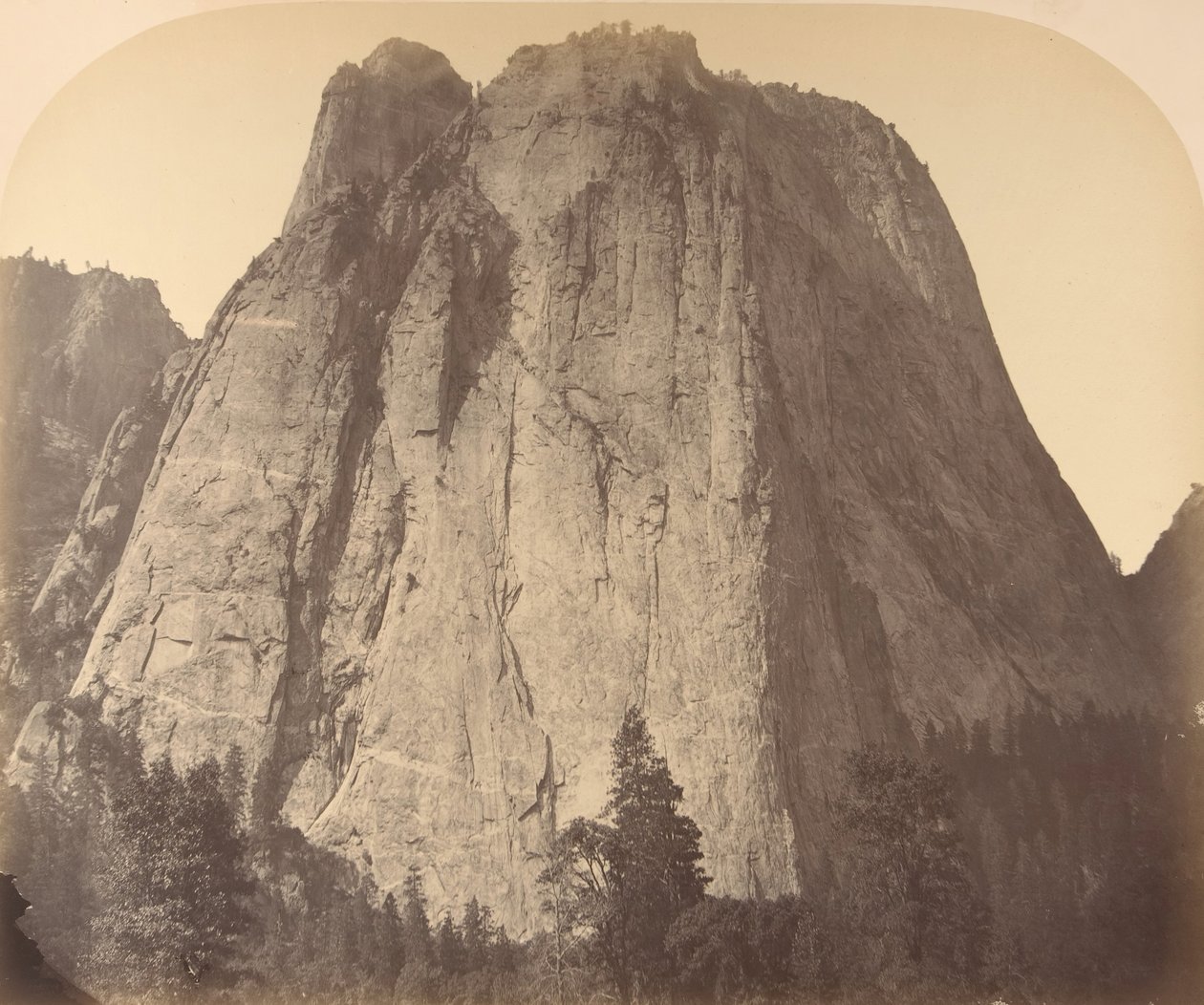 Cathedral Rock, 1861. af Carleton Emmons Watkins
