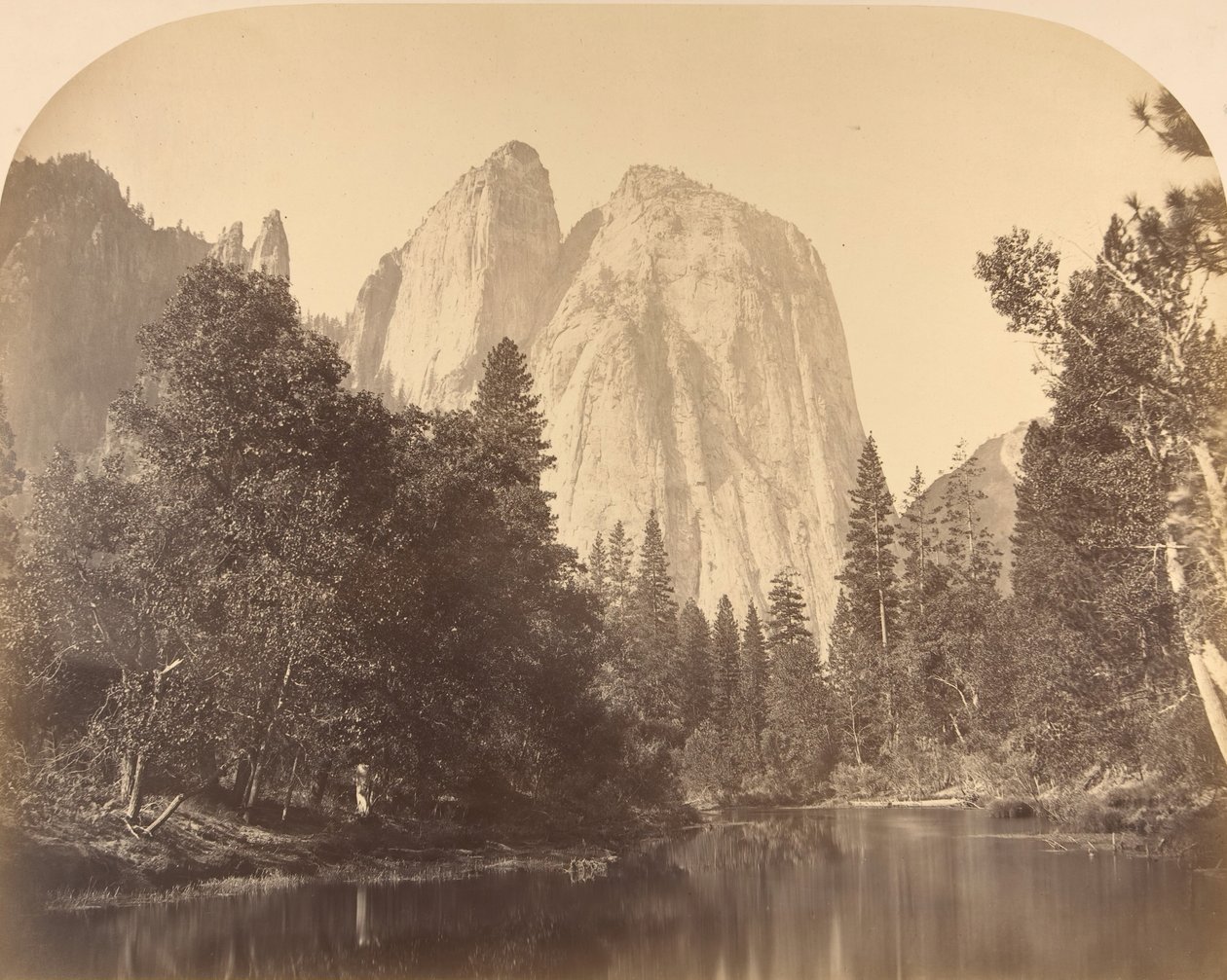 Cathedral Rock, River View, 1861. af Carleton Emmons Watkins