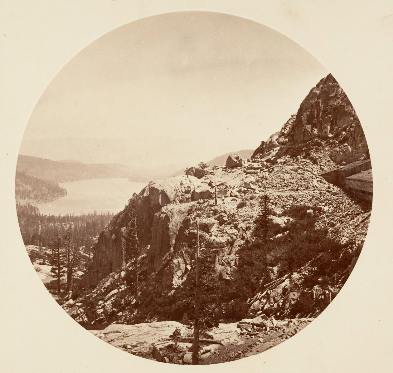 Donner Sø. C.P.R.R, ca. 1878. af Carleton Emmons Watkins