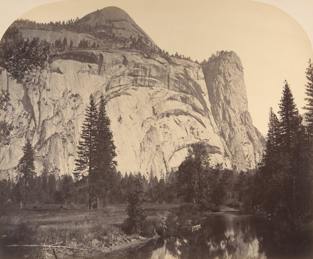 North Dome til venstre - Royal Arches - Washington Column, 1861, Yosemite. af Carleton Emmons Watkins