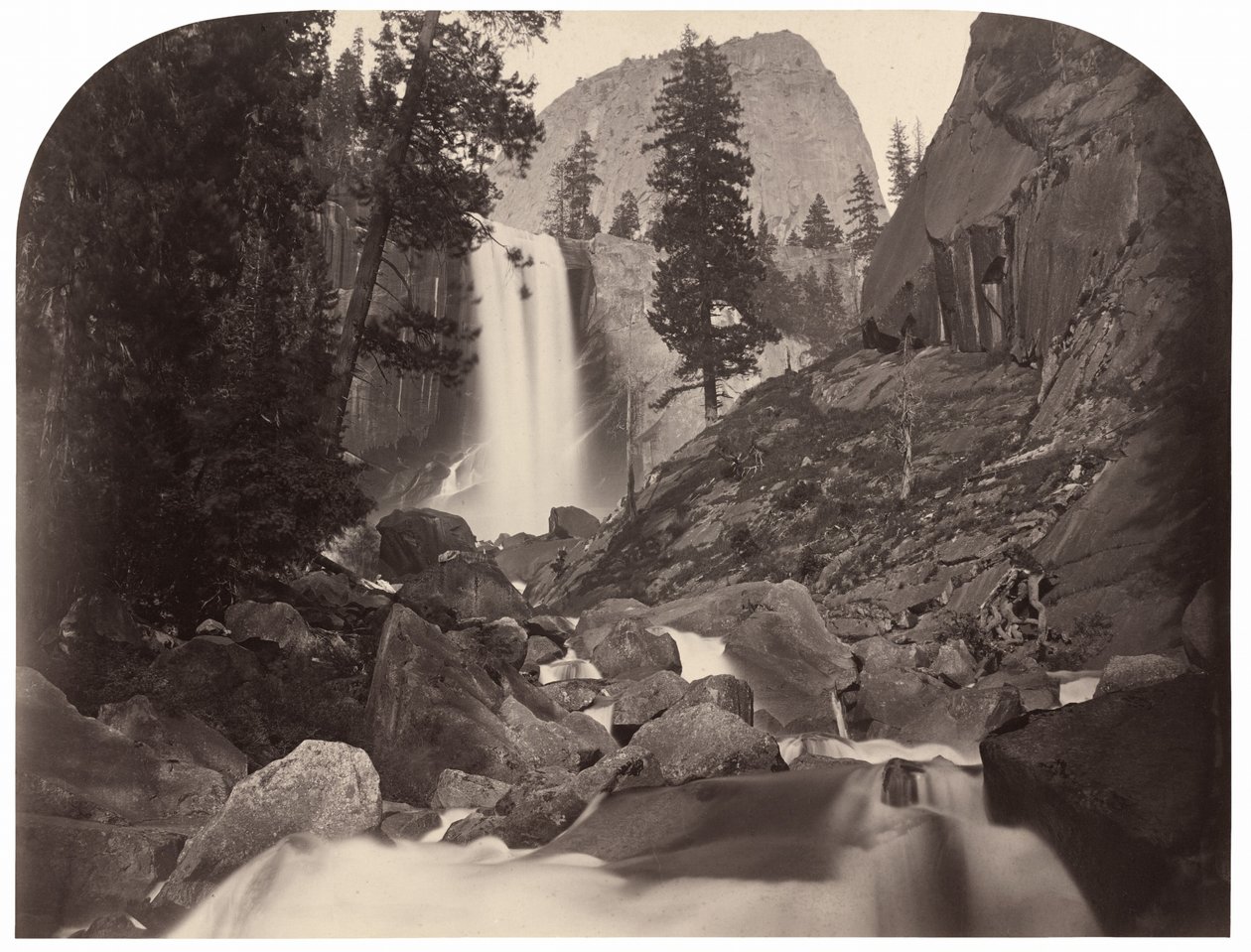 Piwyac, Vernal Fall, 300 fod, Yosemite, 1861. af Carleton Emmons Watkins