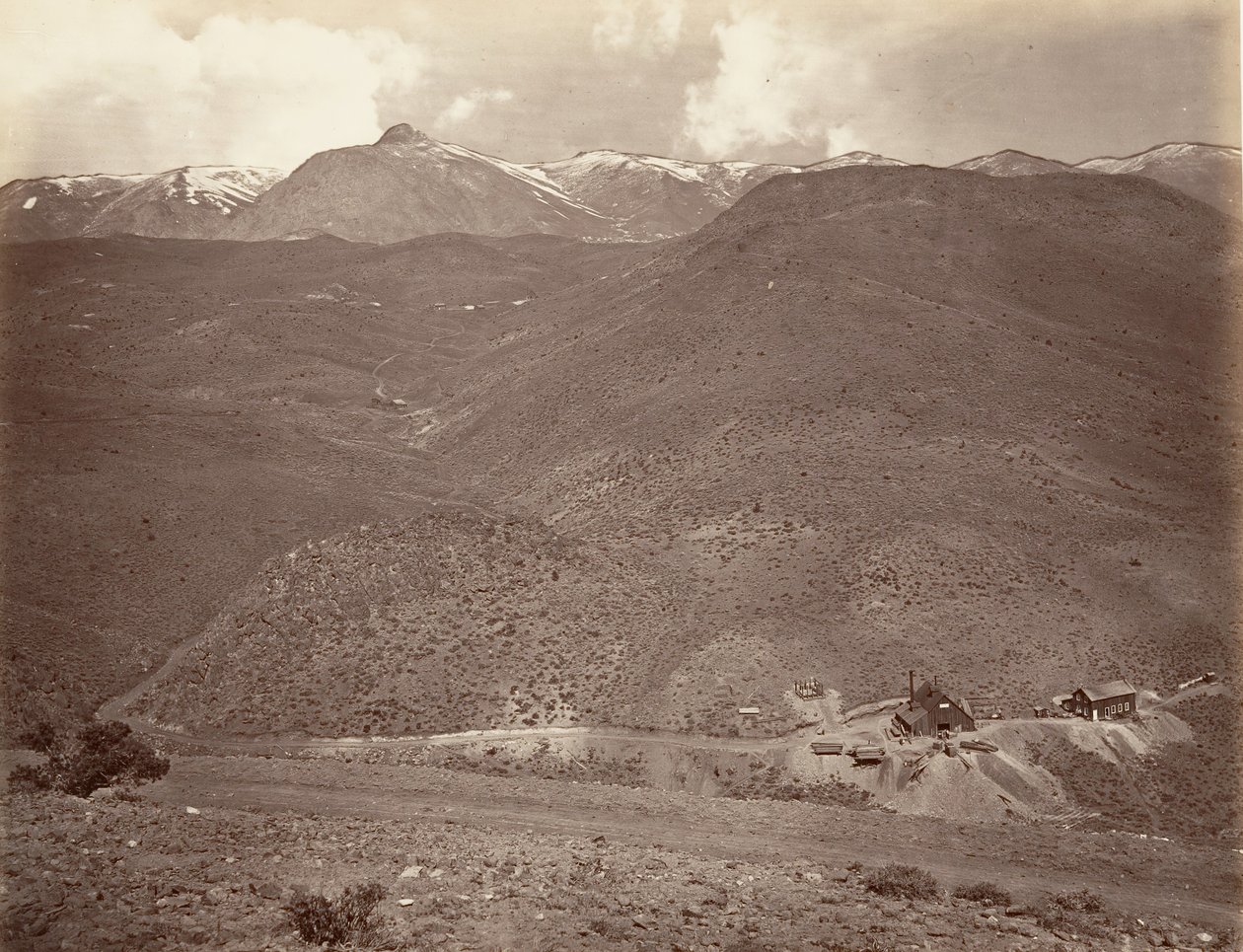 Sutro Tunnelskakt nr. 2, 1875, trykt ca. 1876. af Carleton Emmons Watkins