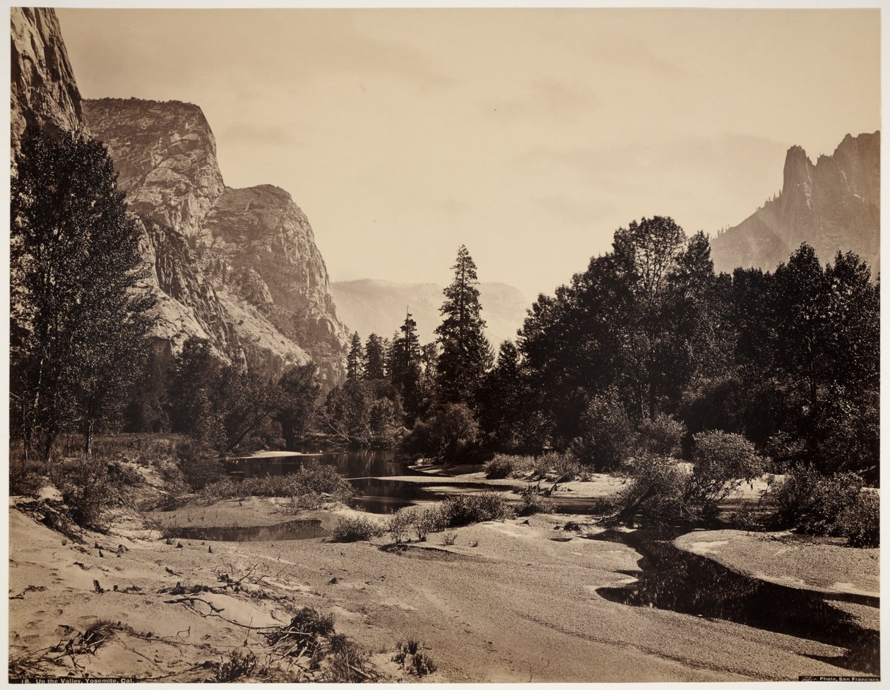 Op ad Yosemite Valley fra foden af El Capitan af Carleton Emmons Watkins