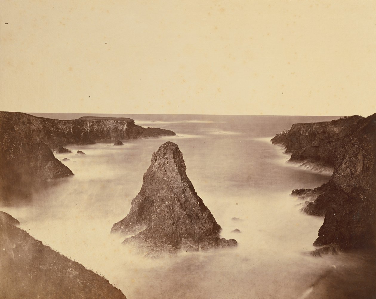 [Kystudsigt nr. 1] / [Kystudsigt, Mendocino] af Carleton Watkins