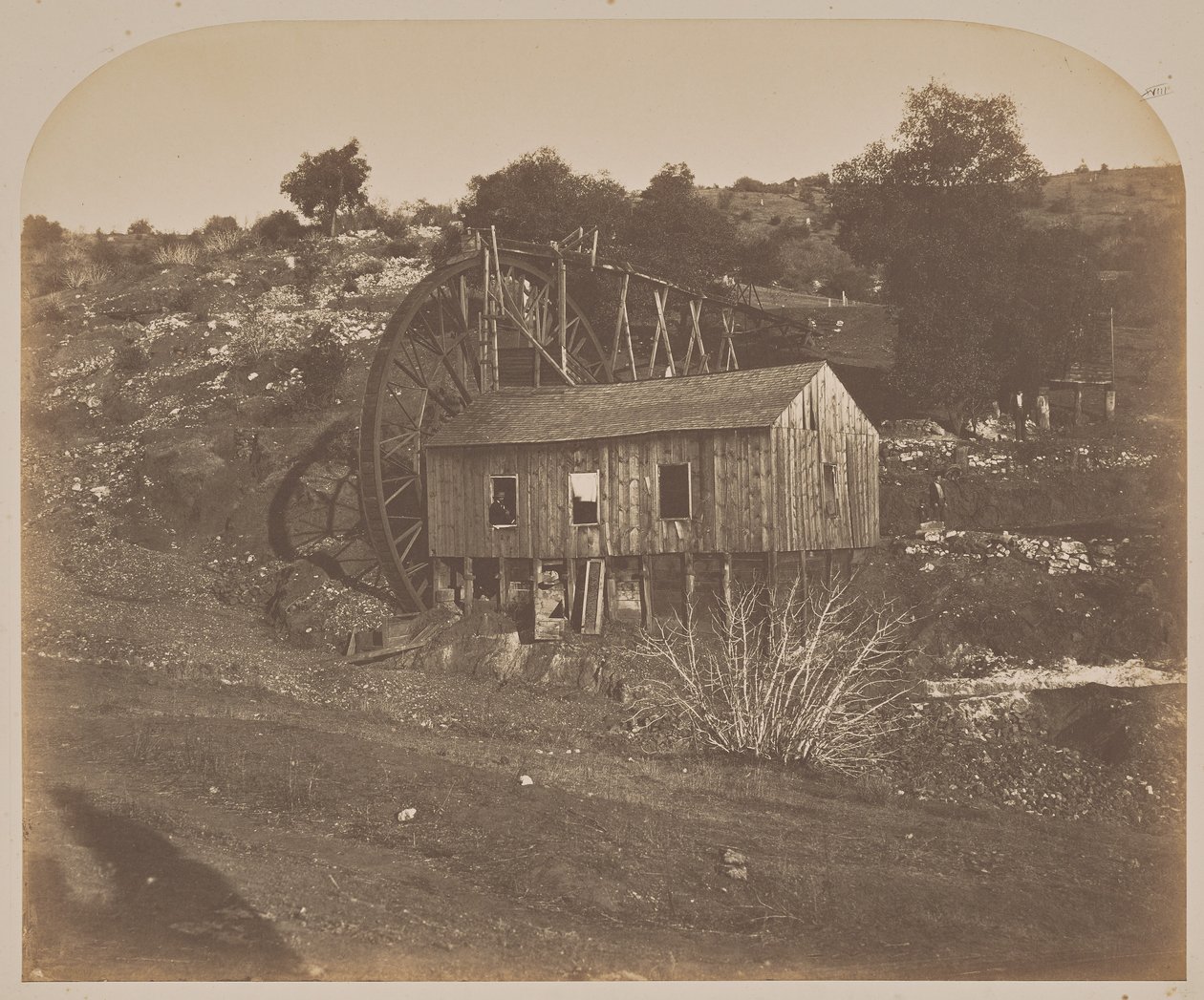 [Mølle ved Mariposa Creek] af Carleton Watkins