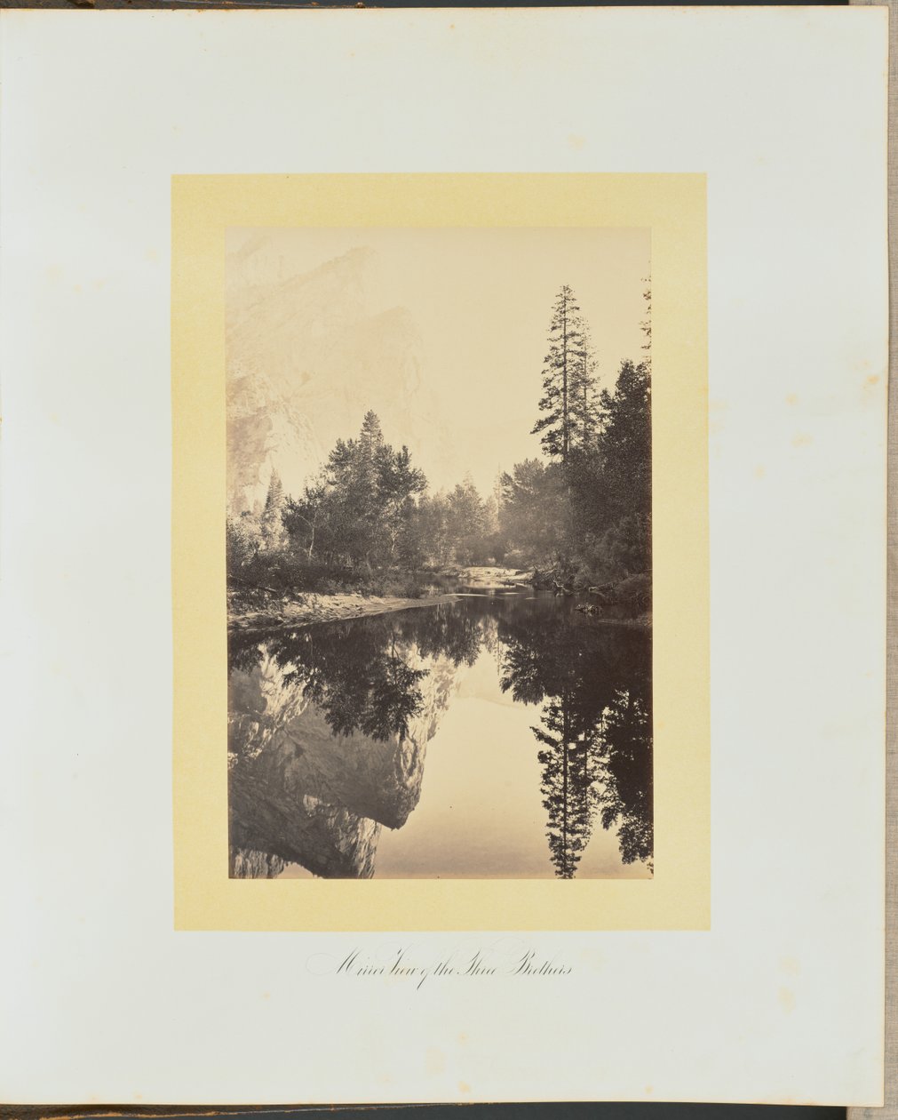 Spejlbillede af de tre brødre af Carleton Watkins