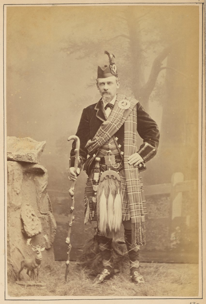 Portræt af en mand i skotsk dragt af Carleton Watkins