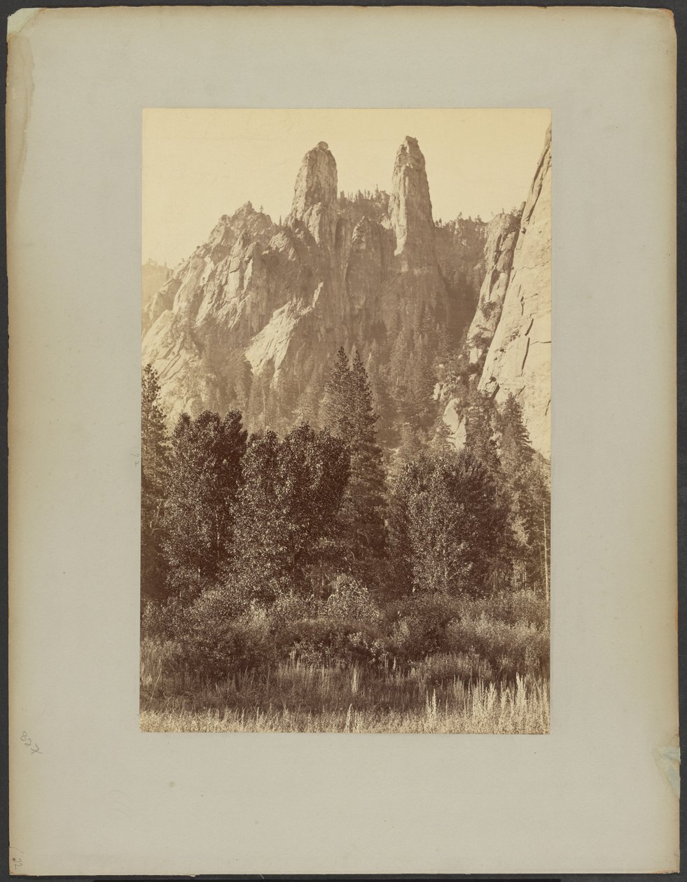 [Sentinel-klipperne, Yosemite] af Carleton Watkins