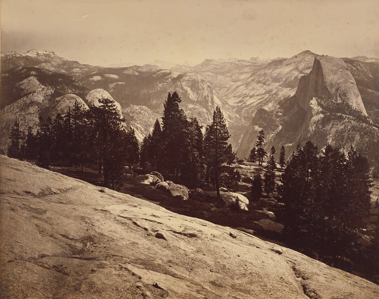 Kuperne set fra Sentinel Dome af Carleton Watkins