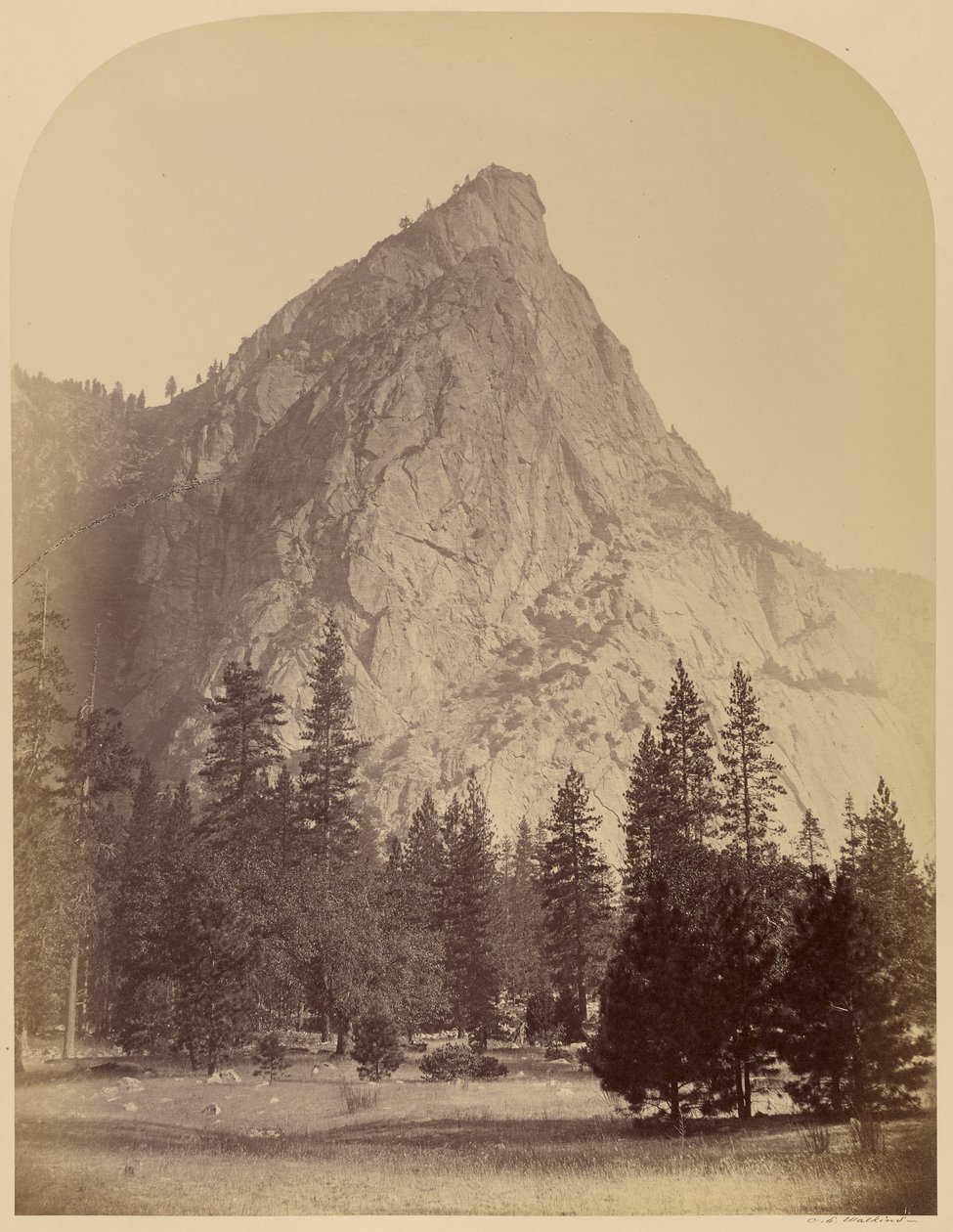 Tre brødre, set forfra, 4480 fod, Yosemite af Carleton Watkins