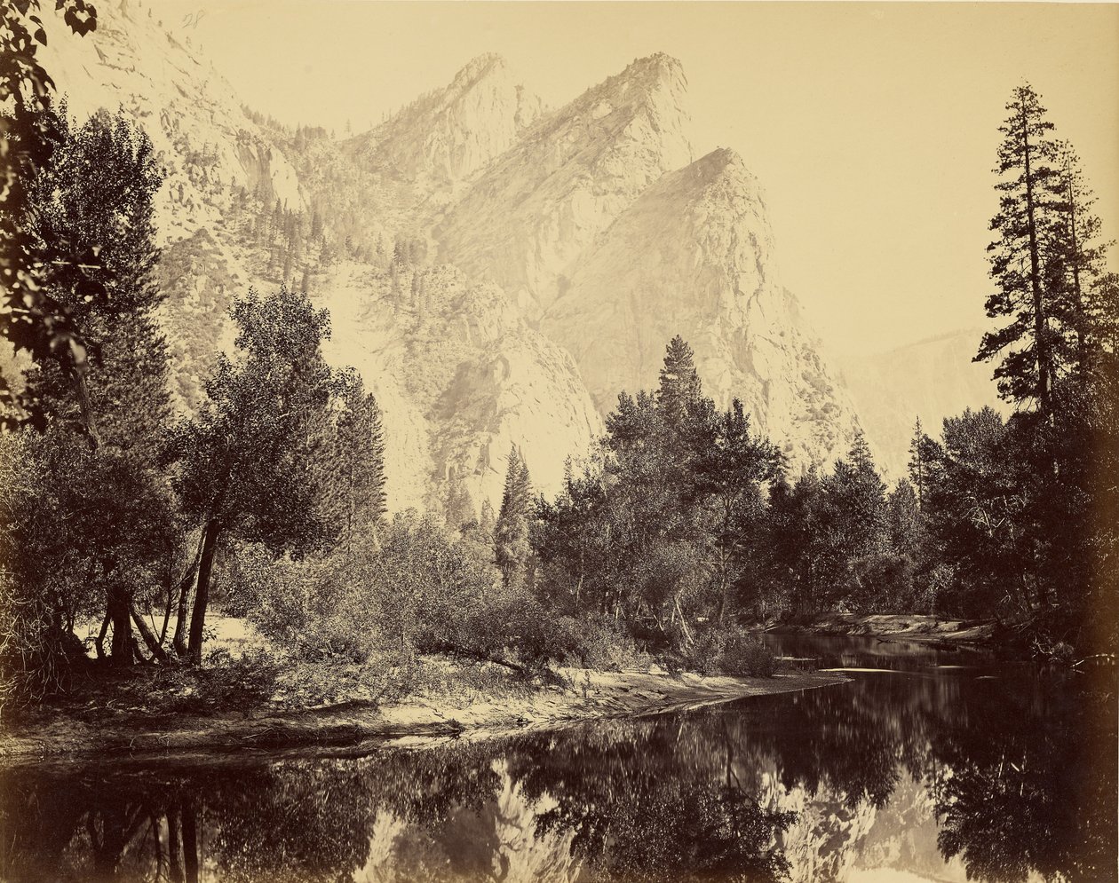 [Tre brødre, 4480 fod] af Carleton Watkins