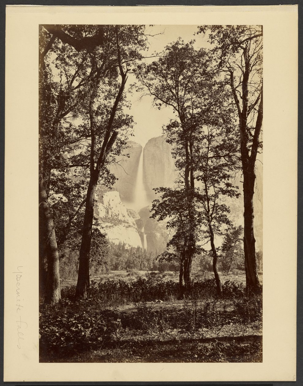 Yosemite-vandfaldene, set nedefra af Carleton Watkins