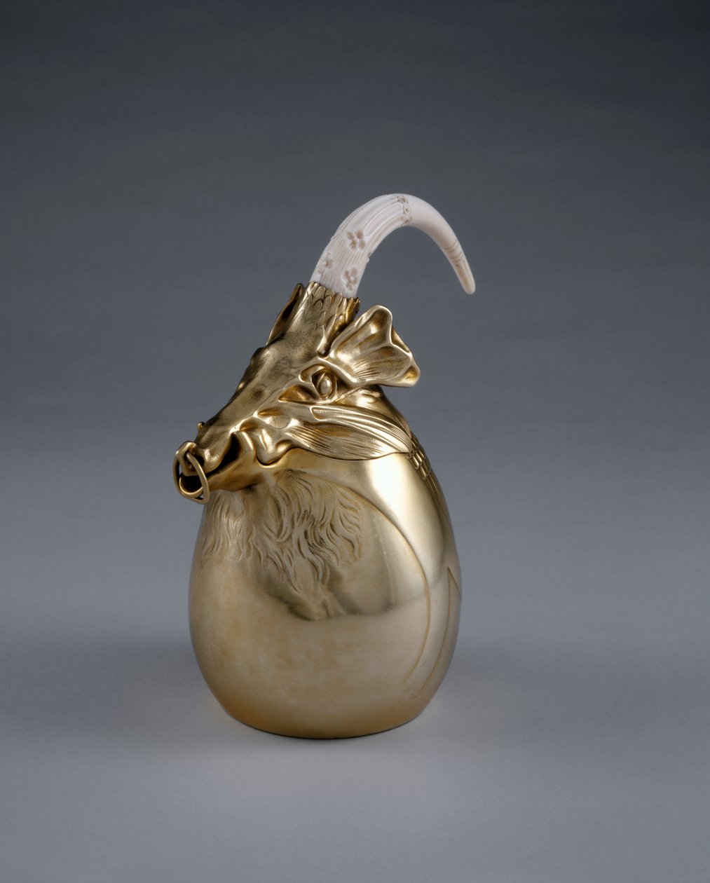 Tea Pot, udført af Adrien-Aurélien Hebrard (1866-1937), ca. 1907 (sølv og elfenben) (se også 499958) af Carlo Bugatti