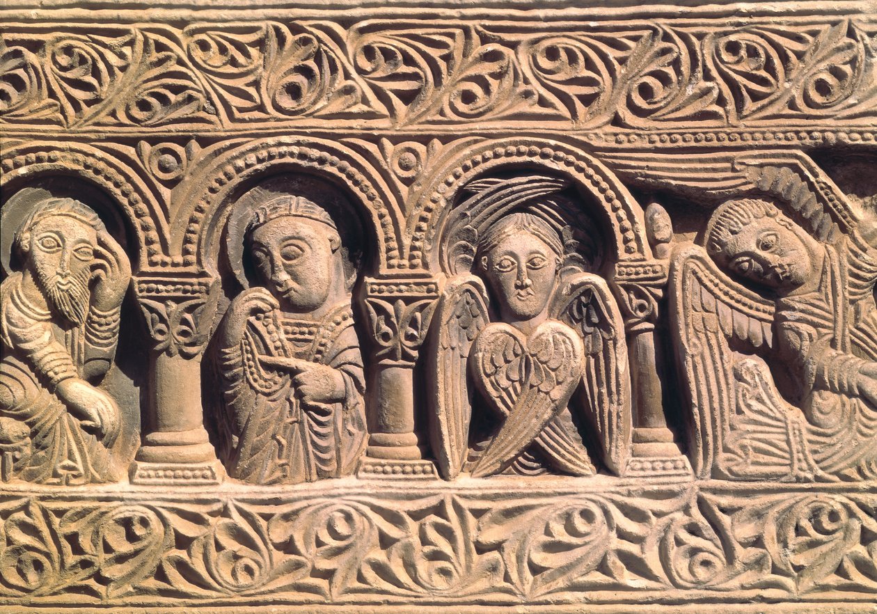 Relief forestillende helgener med en seraf, detalje fra portalens overligger af Catalan School