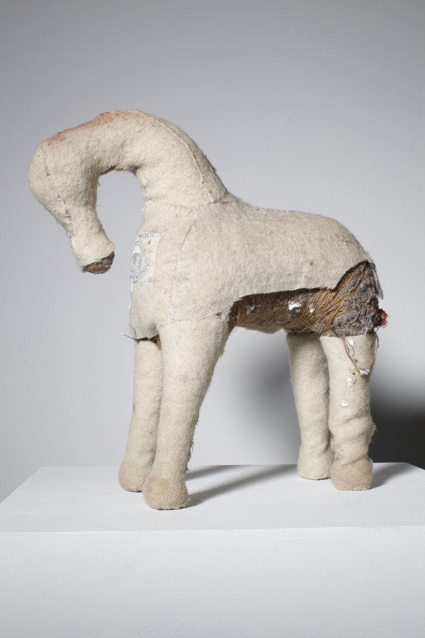 Blank, 2010 (filt, snor, uldtæppe) af Cathie Pilkington