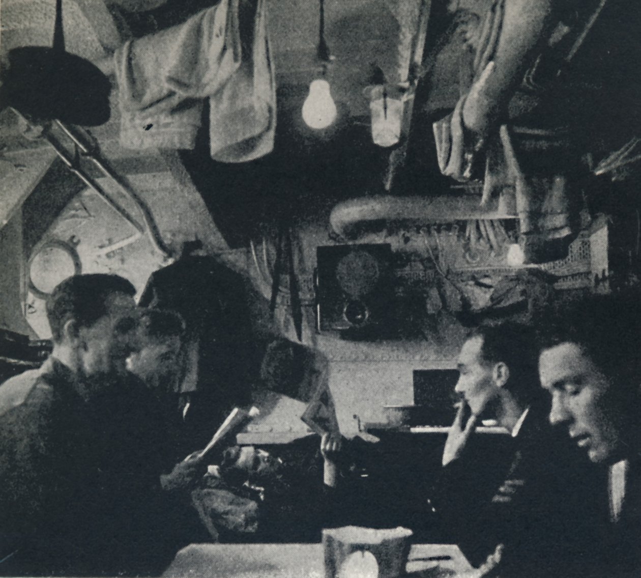 Funktionel brug af plads på messedækket, 1941 af Cecil Beaton