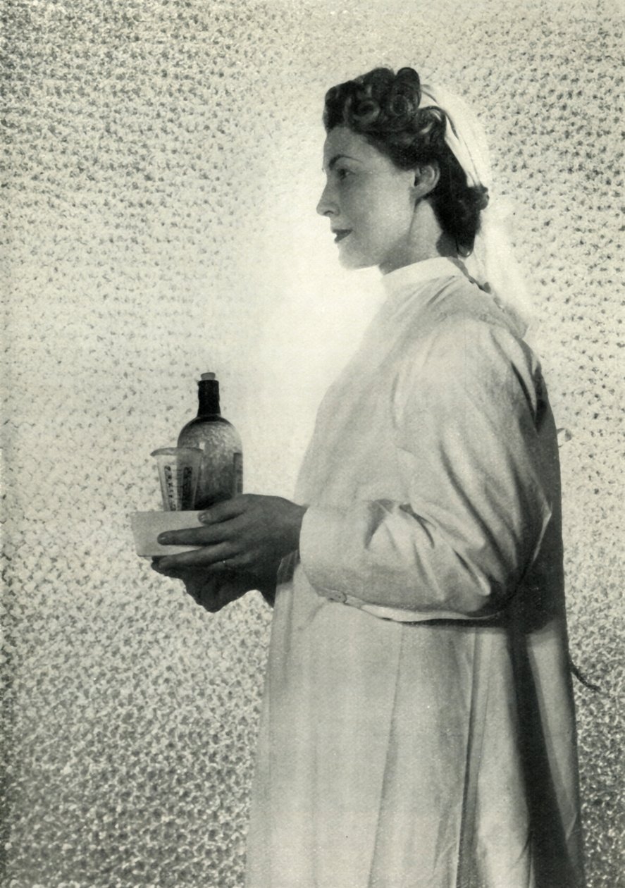 Sygeplejerske, c1943. af Cecil Beaton