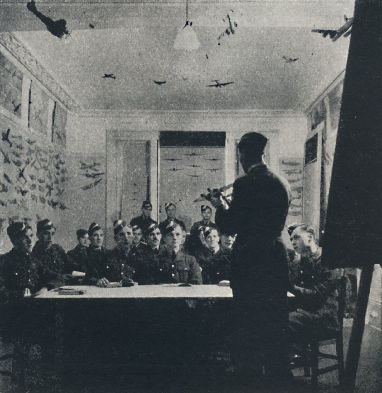 Grundlaget for træning: flyidentifikation, 1941 af Cecil Beaton