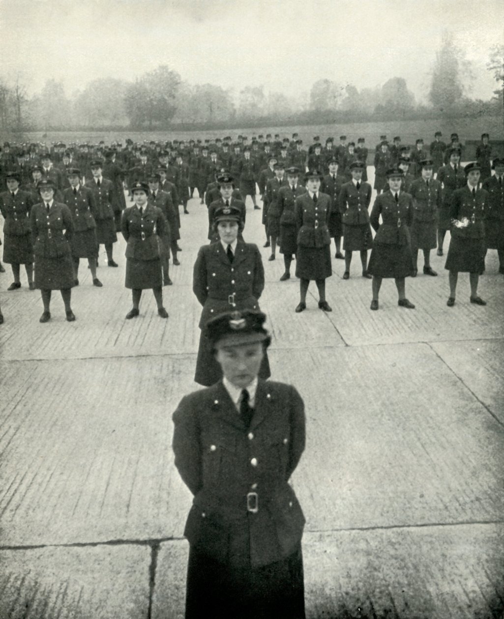 W.A.A.F. Officerer ved deres lærerskole, c1943. af Cecil Beaton