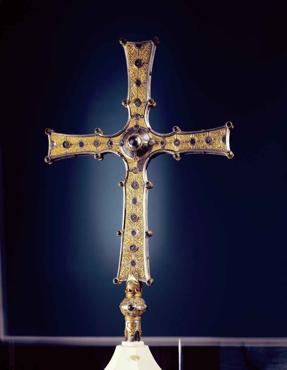 Cross of Cong, County Mayo, vikingetid (bronze, guldfiligran, niello og glas) af Celtic