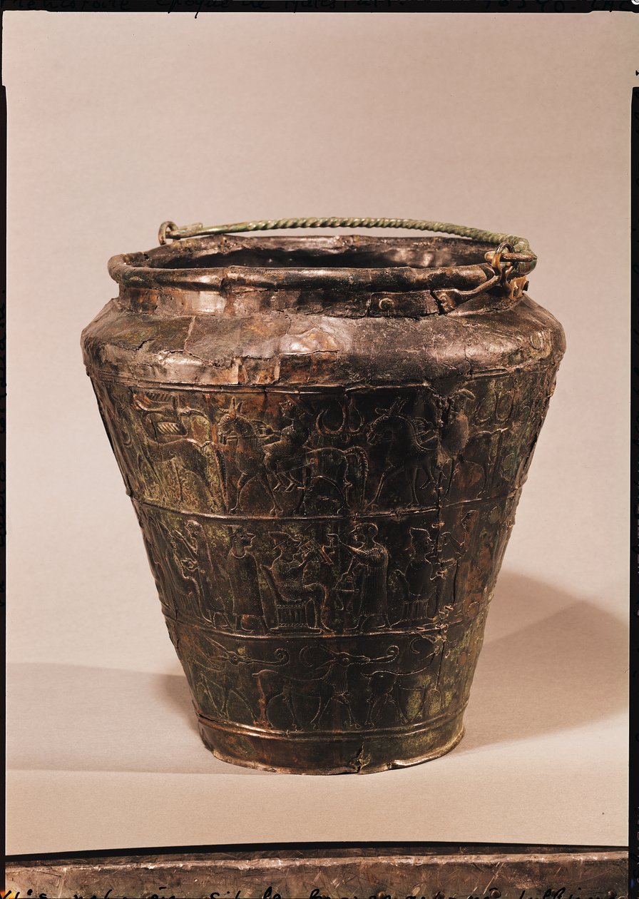 Situla med tre repouse dekorative bånd (bronze) af Celtic