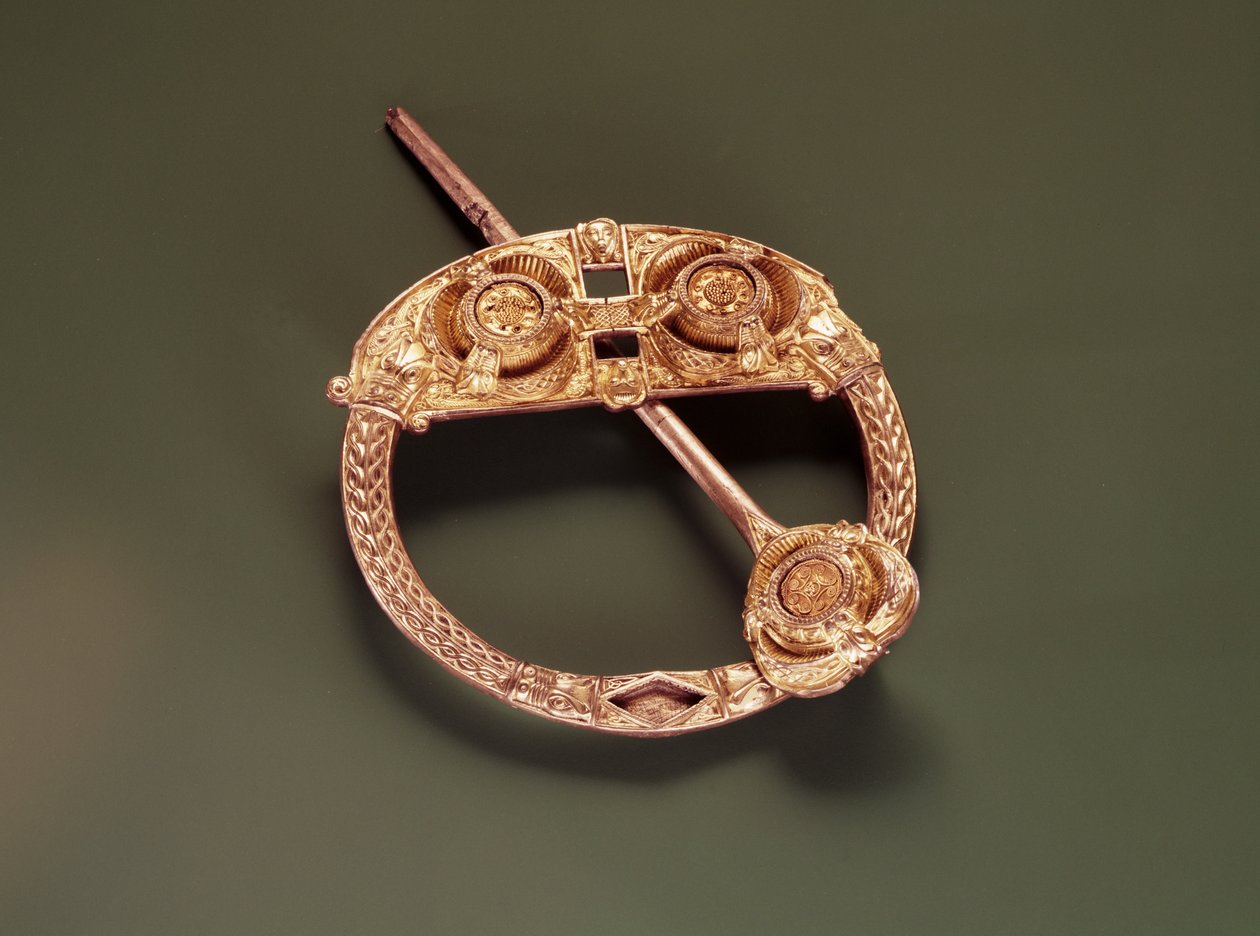 Cavan- eller "dronningens" broche, fra Cavan, County Cavan, 8.-9. århundrede (forgyldning af sølv og guld) af Celtic