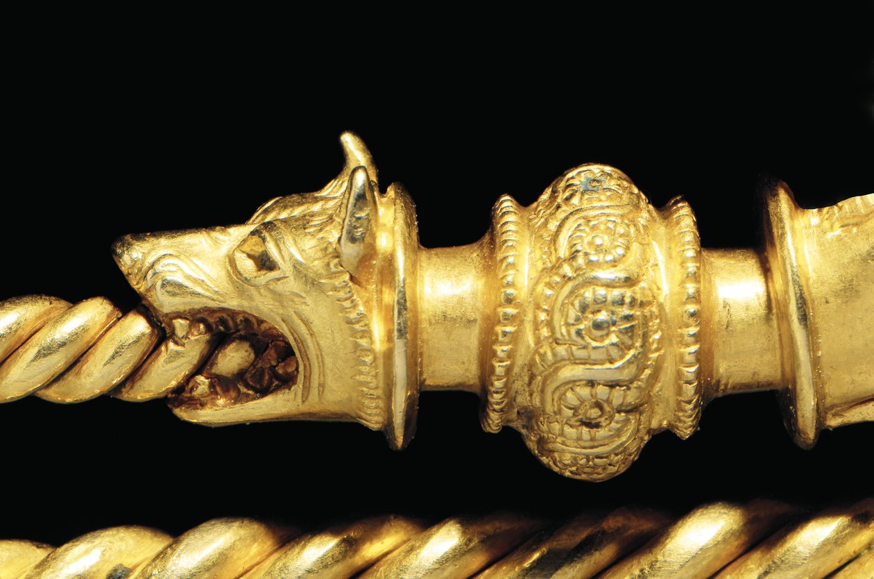 Highly important La Tene warrior fibula, details af Celtic
