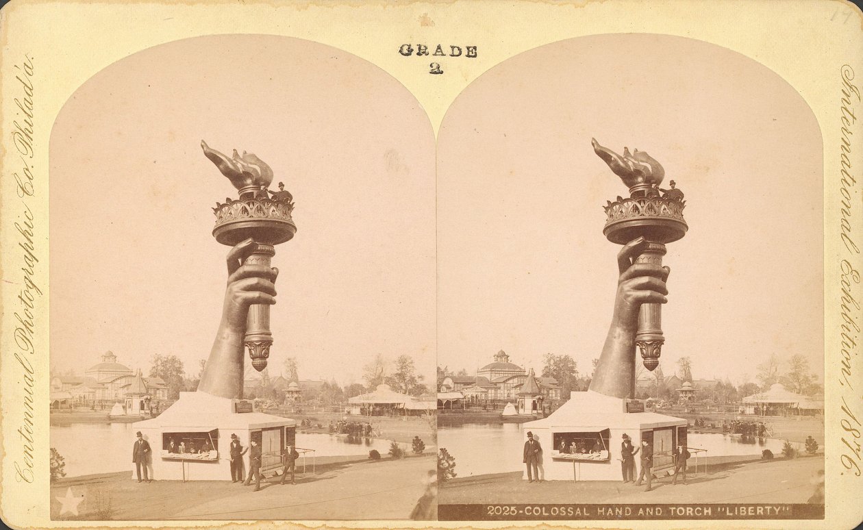 Kolossal hånd og fakkel, Liberty, Centennial Exhibition, Philadelphia af Centennial Photographic Co.