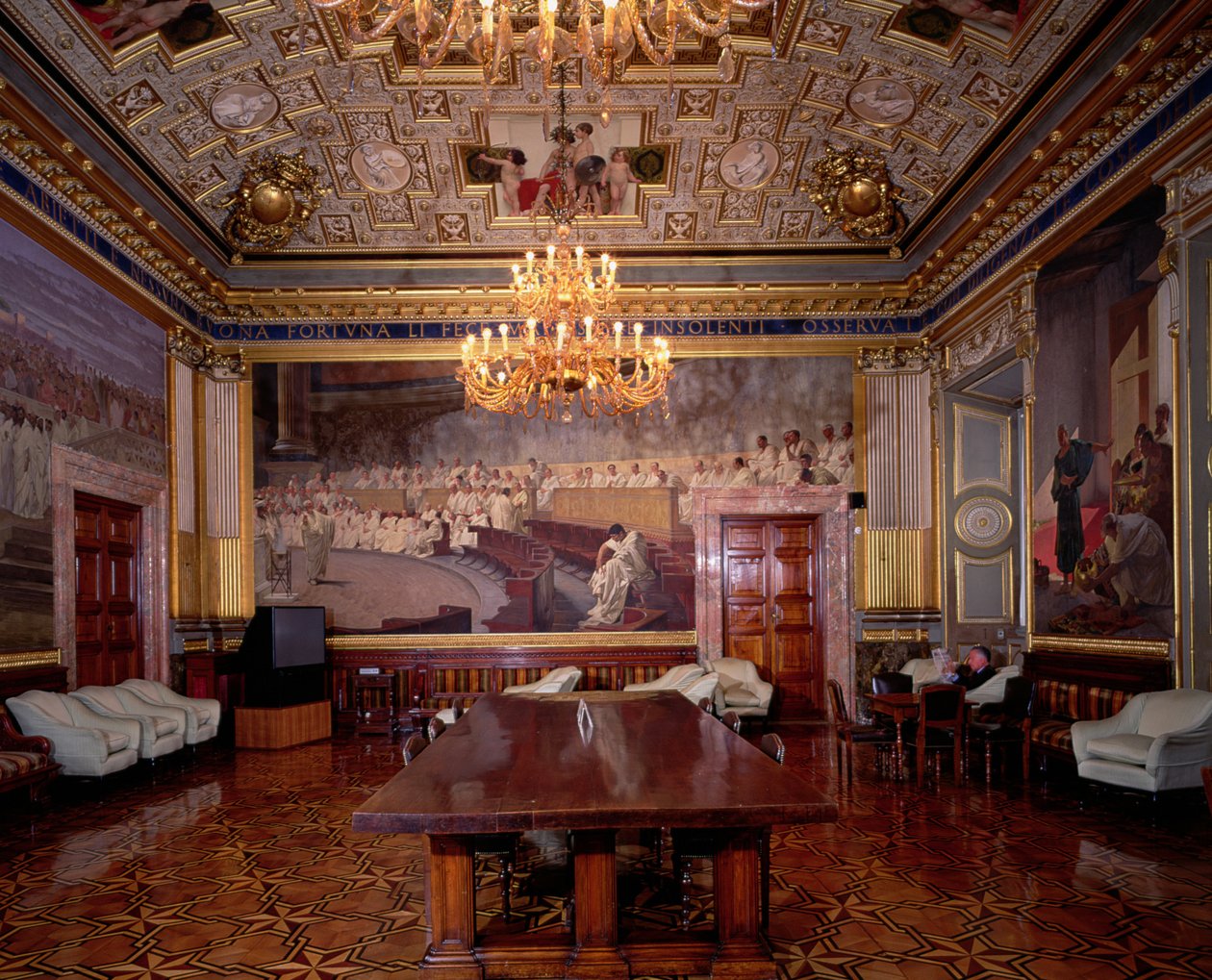 Sala Maccari Maccari-værelset rigt dekoreret med forgyldt stuk og scener fra romersk historie, detalje af panelet afbilder et romersk senat, 1882-88 foto af Cesare Maccari