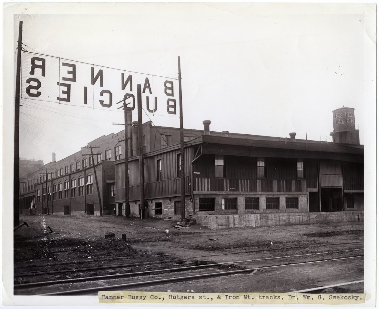 Banner Buggy Company af Charles Clement Holt