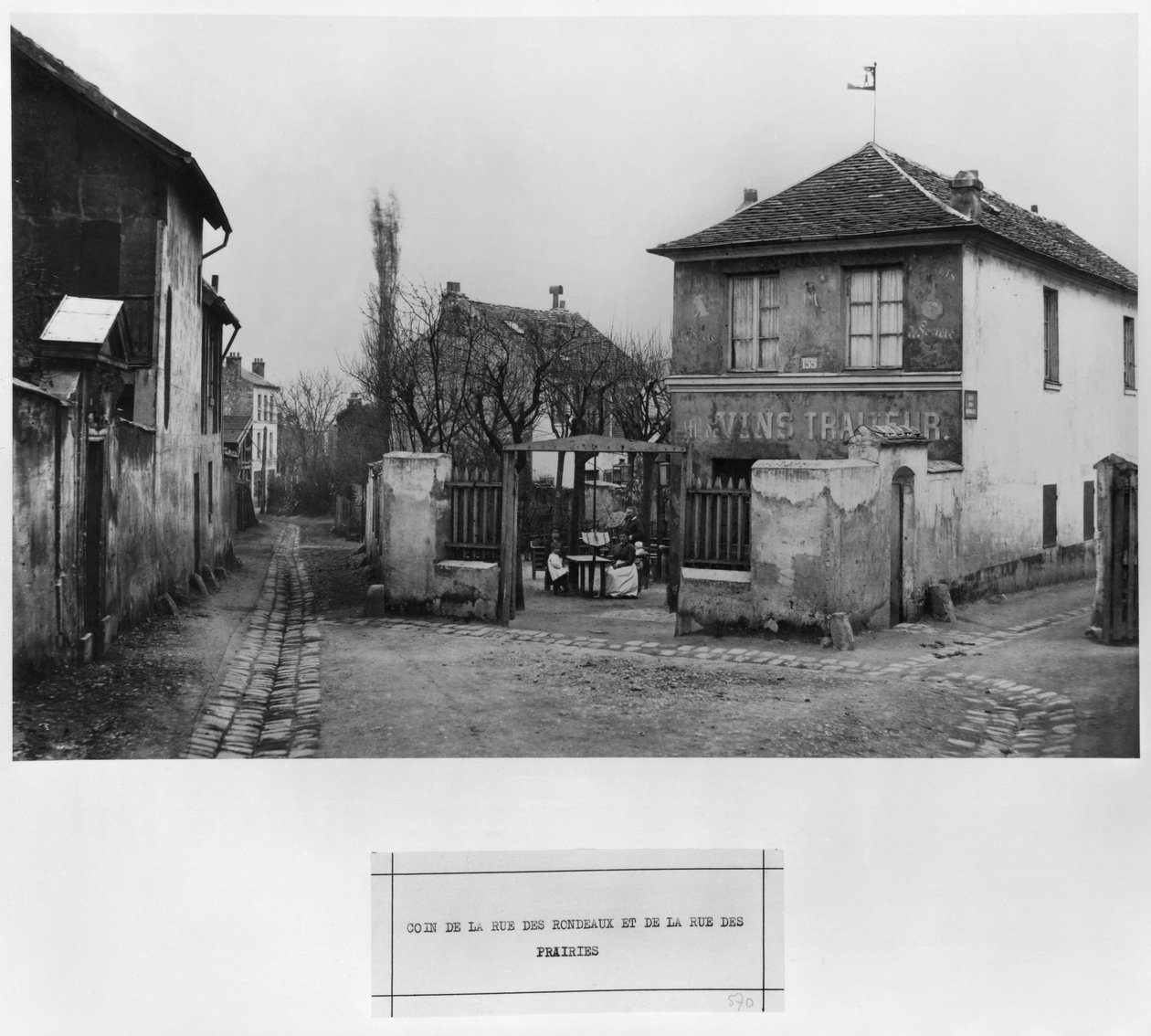 Hjørnet af rue des Rondeaux og rue des Prairies, Paris, 1858-78 af Charles Marville