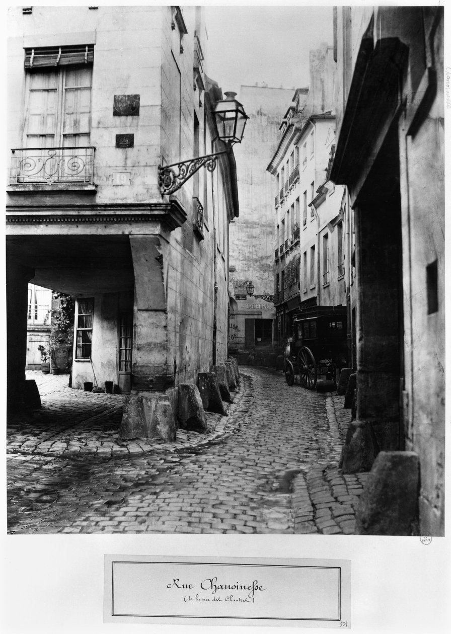 Rue Chanoinesse, fra rue des Chantres, Paris, 1858-78 af Charles Marville
