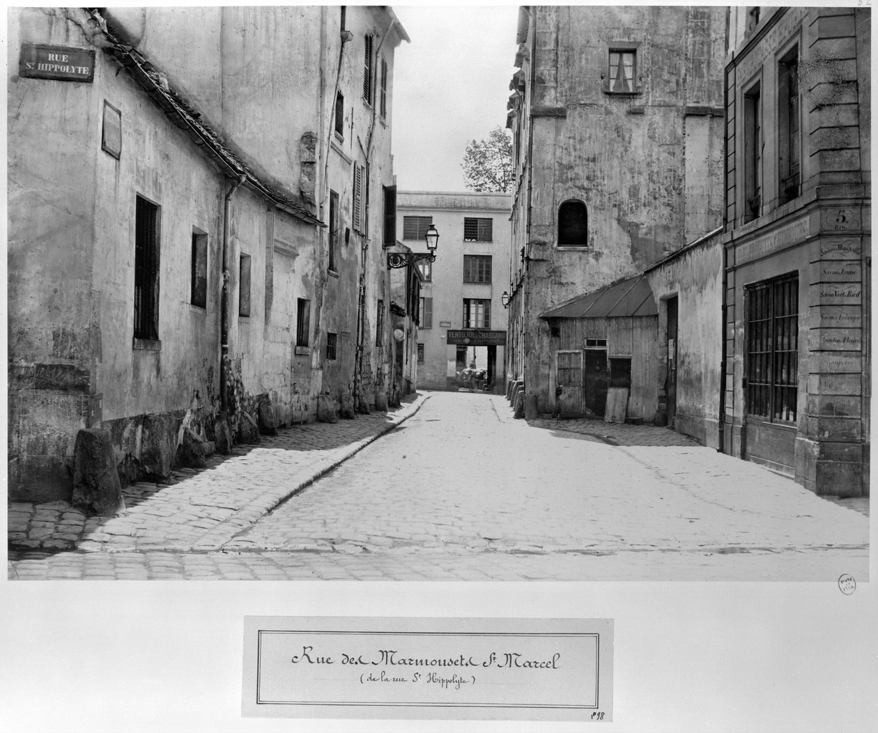 Rue des Marmousets Saint-Marcel, fra rue Saint-Hippolyte, Paris, 1858-78 af Charles Marville