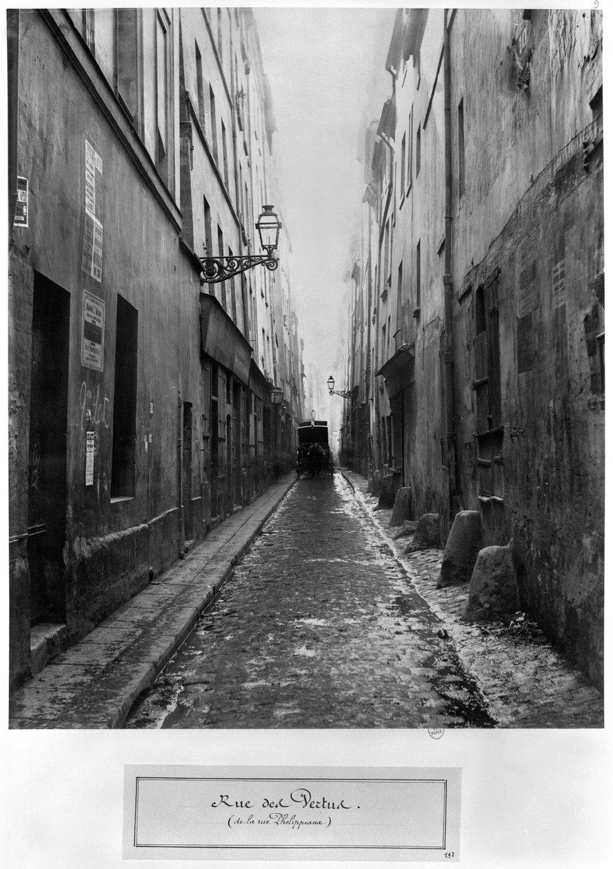 Rue des Vertus, fra rue Phelippeaux, Paris, 1858-78 af Charles Marville