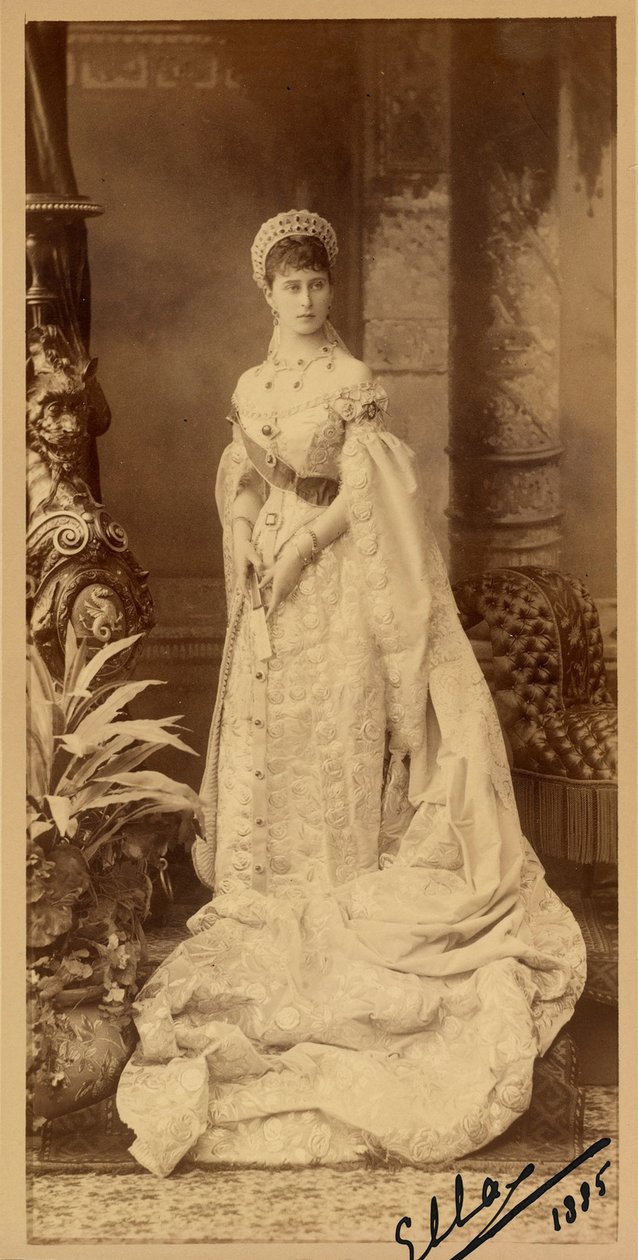 Elisabeth Fiodorovna de Russie (Elisabeth de Hesse Darmstadt) (1864-1918) - Portræt af storhertuginde Elizaveta Fyodorovna (1864-1918), prinsesse Elizabeth af Hessen og ved Rhinen, af Bergamasco, Charles (Karl) (1830-1896). Sølv gelatine fotografering af Charles Bergamasco