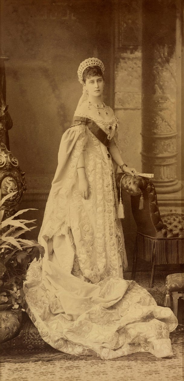 Elisabeth Fiodorovna de Russie (Elisabeth de Hesse Darmstadt) - Portræt af storhertuginde Elizaveta Fyodorovna (1864-1918), prinsesse Elizabeth af Hessen og ved Rhinen, af Bergamasco, Charles (Karl) (1830-1896). Sølv gelatine fotografering af Charles Bergamasco