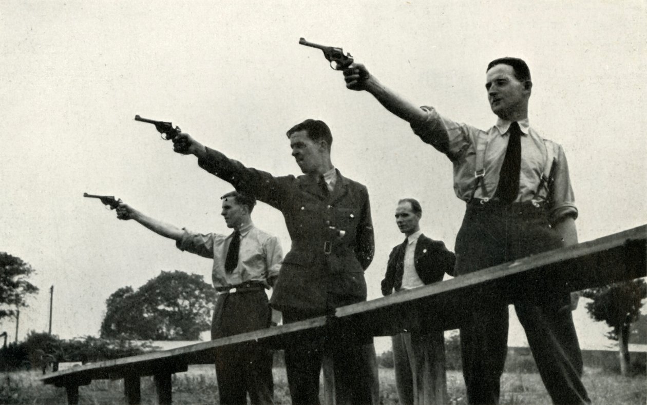 Revolverøvelser på Elementary Flying Training School, 1941. af Charles Brown