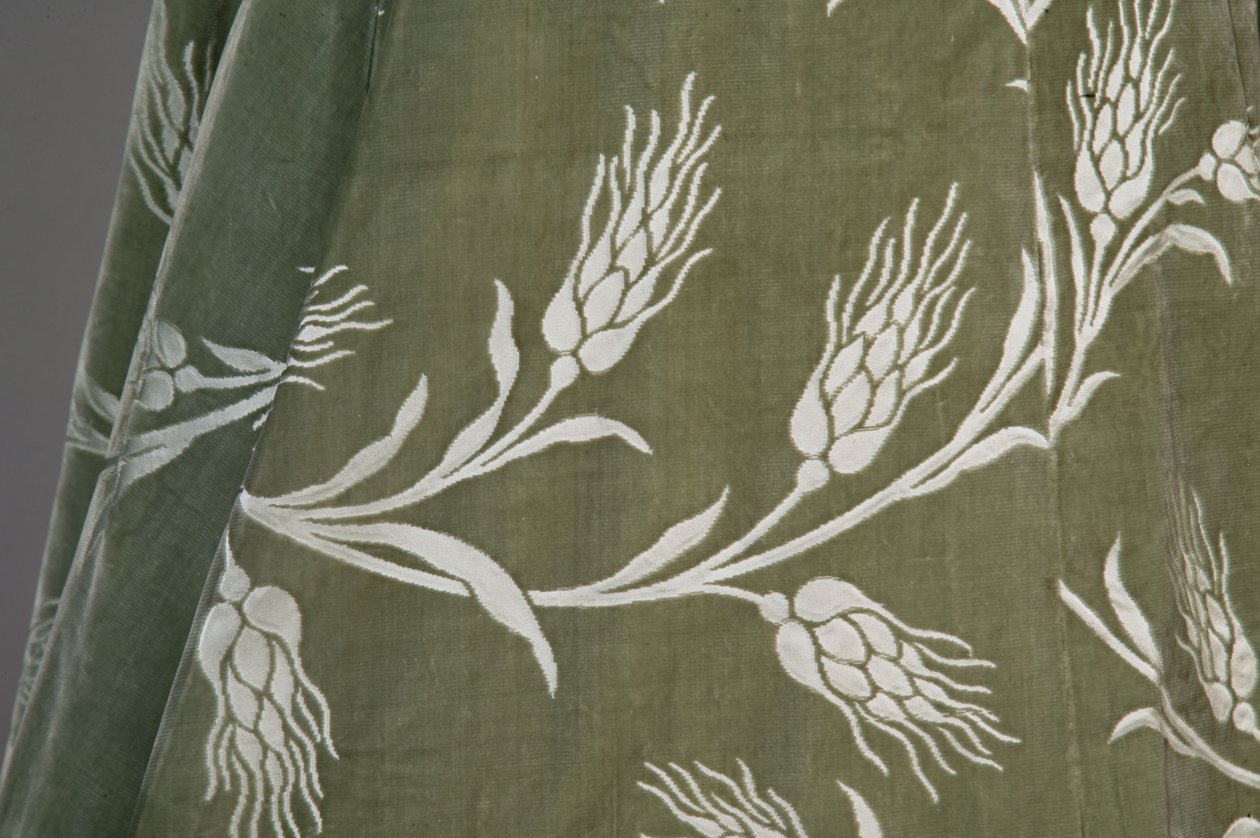 Bertha Palmers aftenfrakke, ca. 1902 (detaljeret billede af stof). Silkesatin med skåret fløjl i hvedemønster, metallic tråd blonder, silke metallic kvaster. Værd, Paris. af Charles Frederick Worth