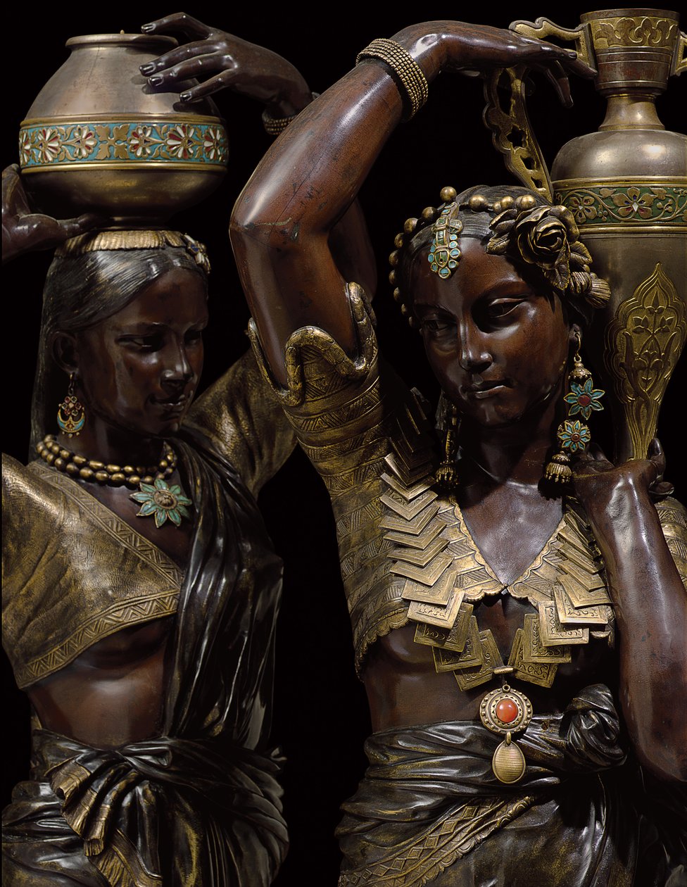 Detalje af to bronzefakler i form af indiske kvinder, der bærer vaser af Charles Henri Joseph Cordier