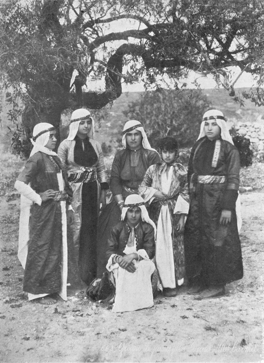 Gruppe af Druse Damer, c1913 af Charles J. S. Makin