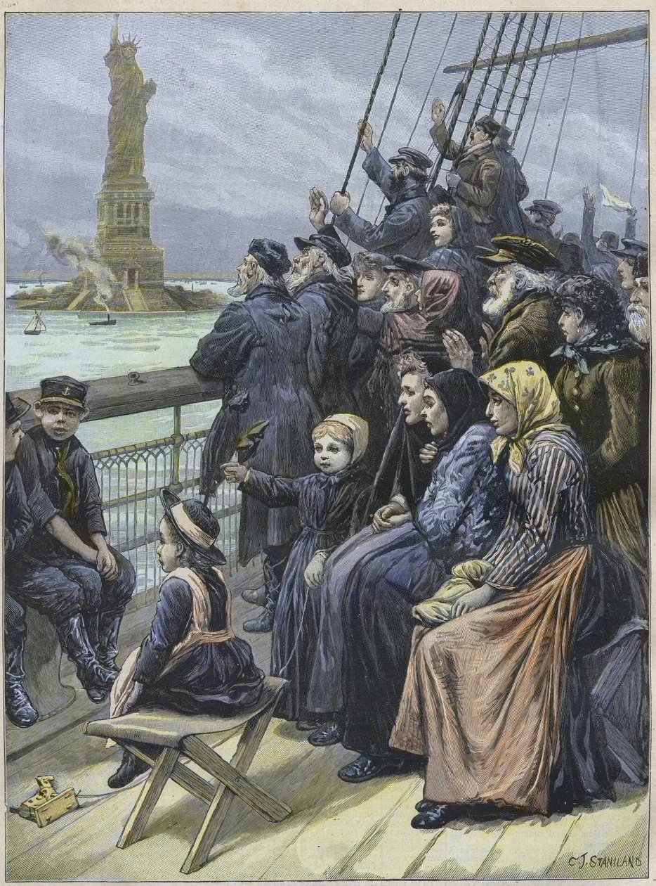 Jødiske immigranter ankommer til New York, USA i 1892 - Jødiske flygtninge fra Rusland passerer den kolossale statue i New Yorks havn - gravering af Charles Joseph STANILAND- "" Ankomst af jødiske emigranter til New York i 1892, illustration af Charles Jos af Charles J. Staniland